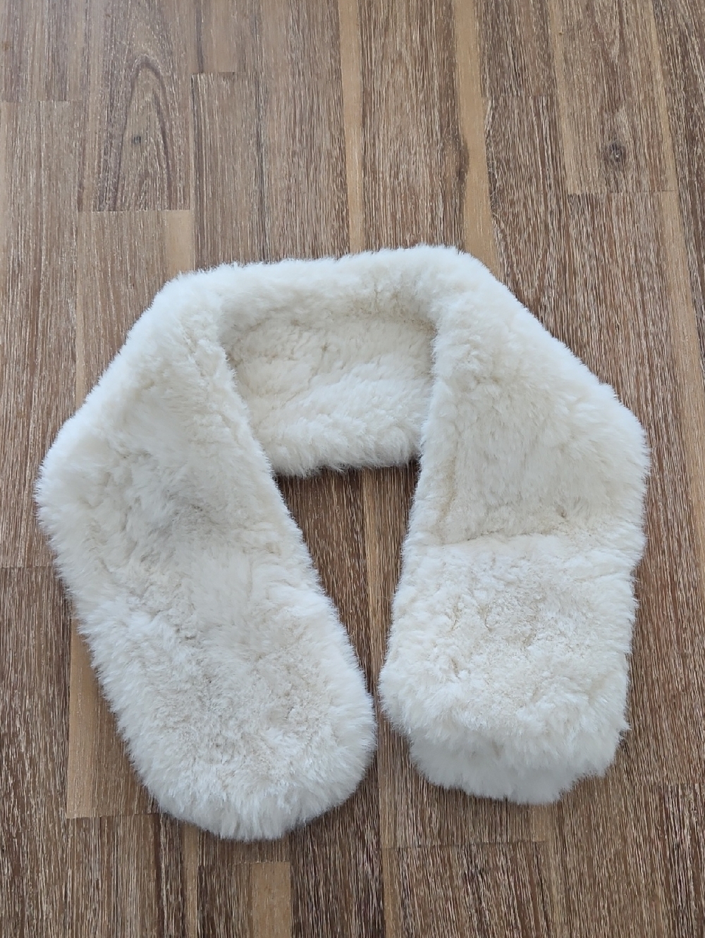 Faux Fur Scarf Collar HALARA in Cream